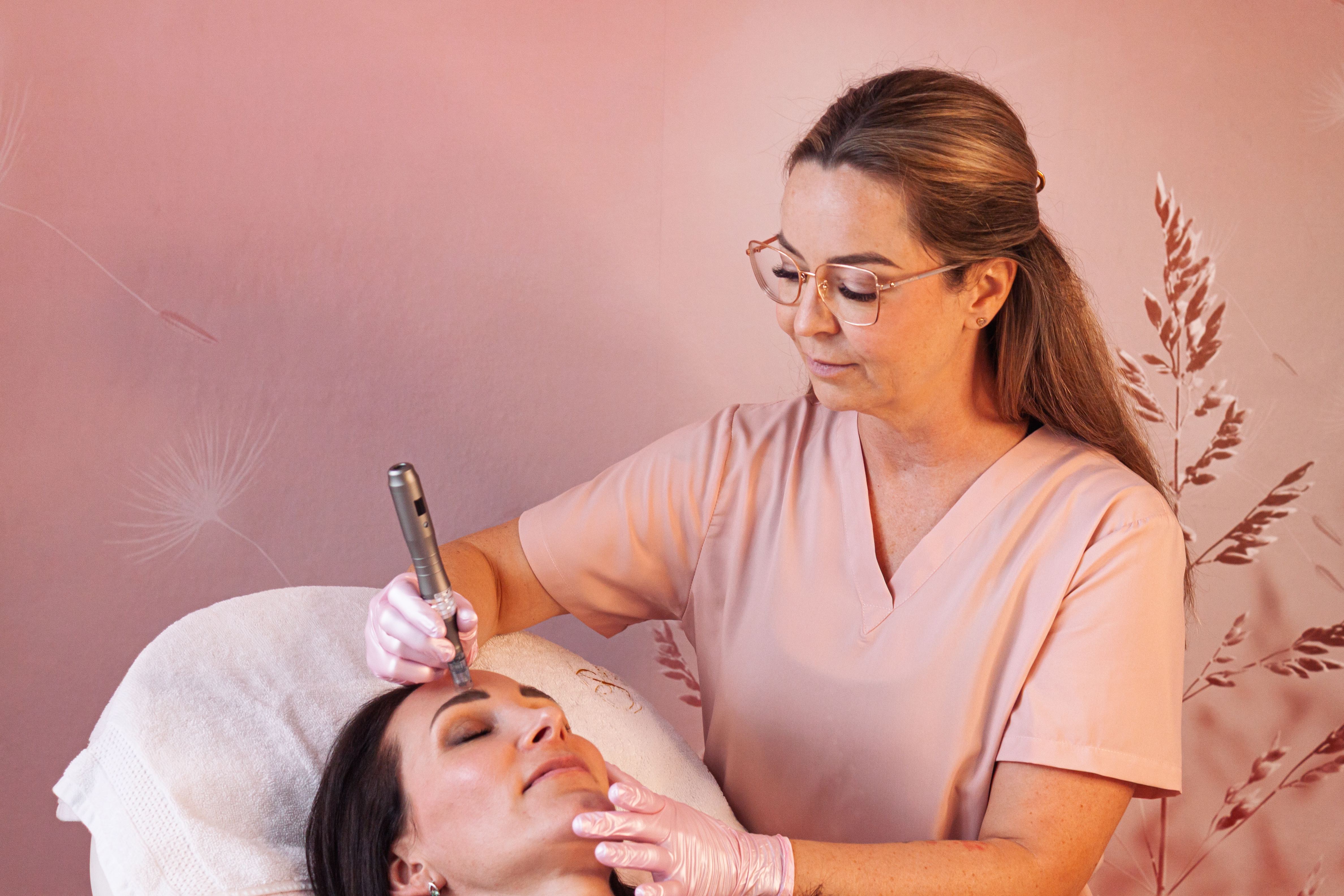 PMU služby - Permanentní make-up rtů